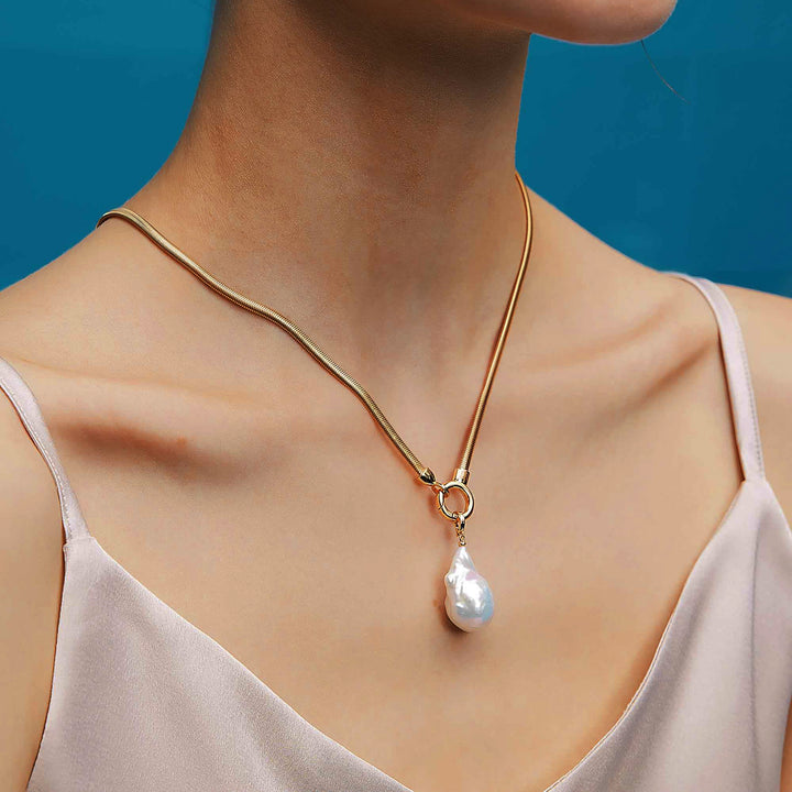 Elegant Baroque Pearl & Gold Chain Necklace