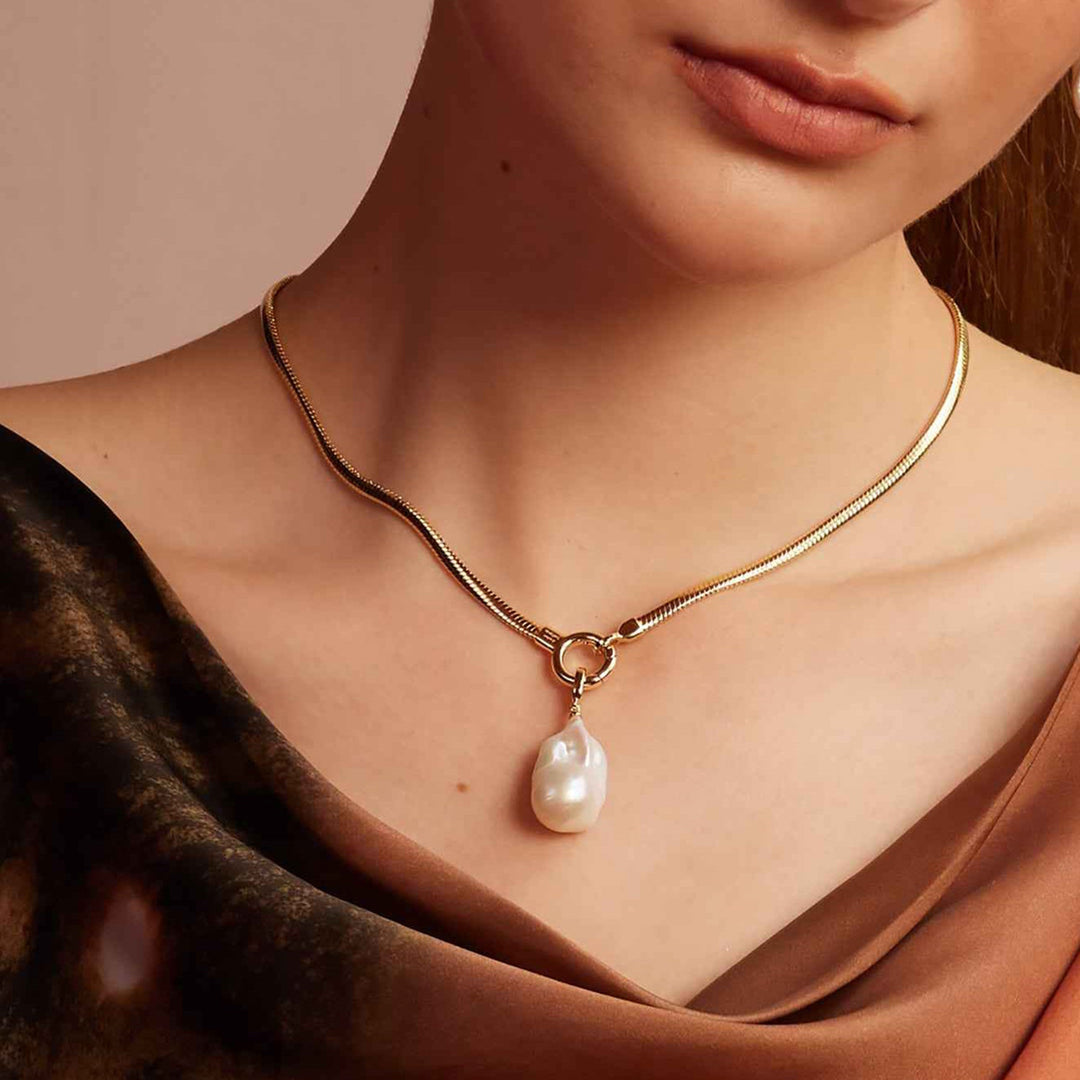 Elegant Baroque Pearl & Gold Chain Necklace