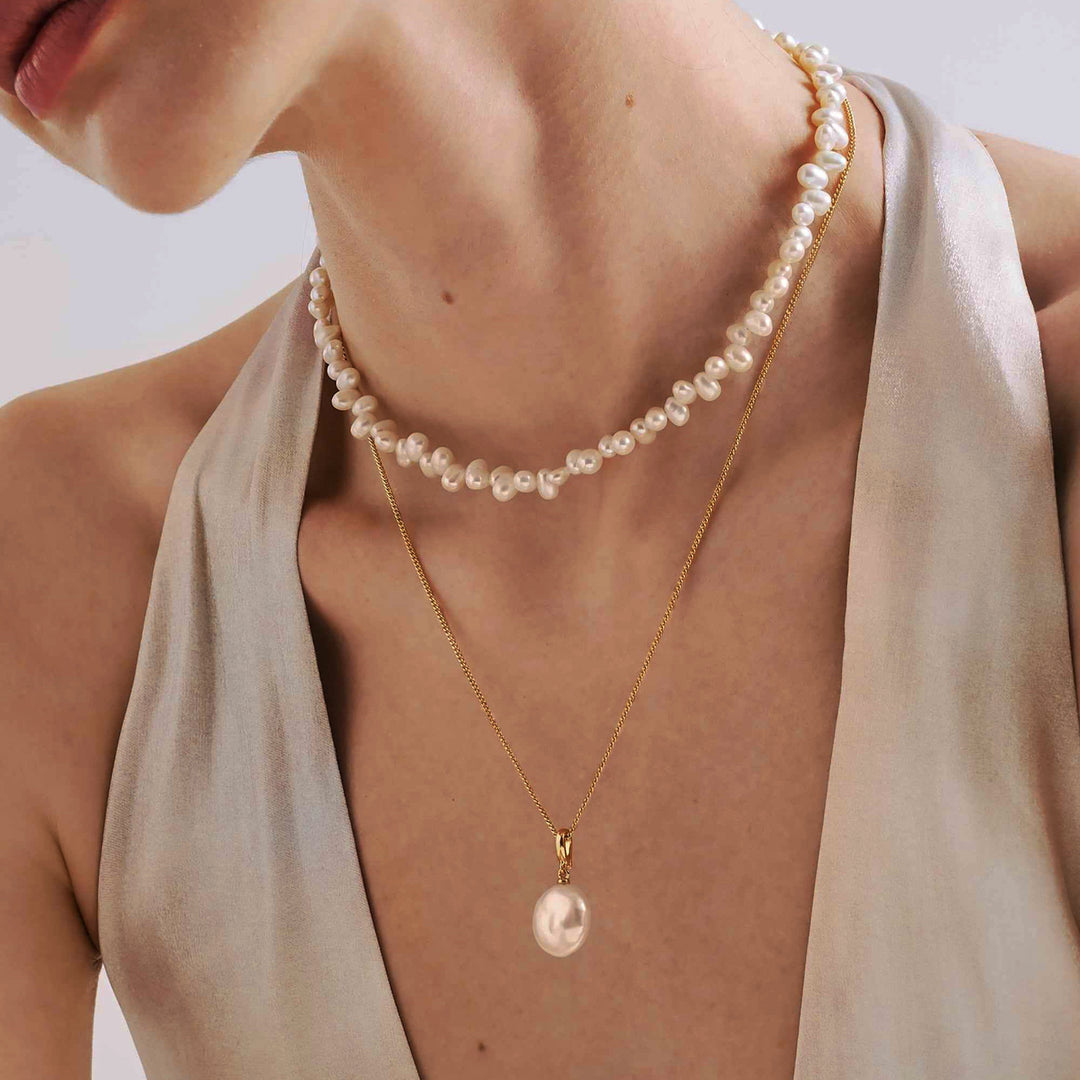 Classic Button Pearl Necklace