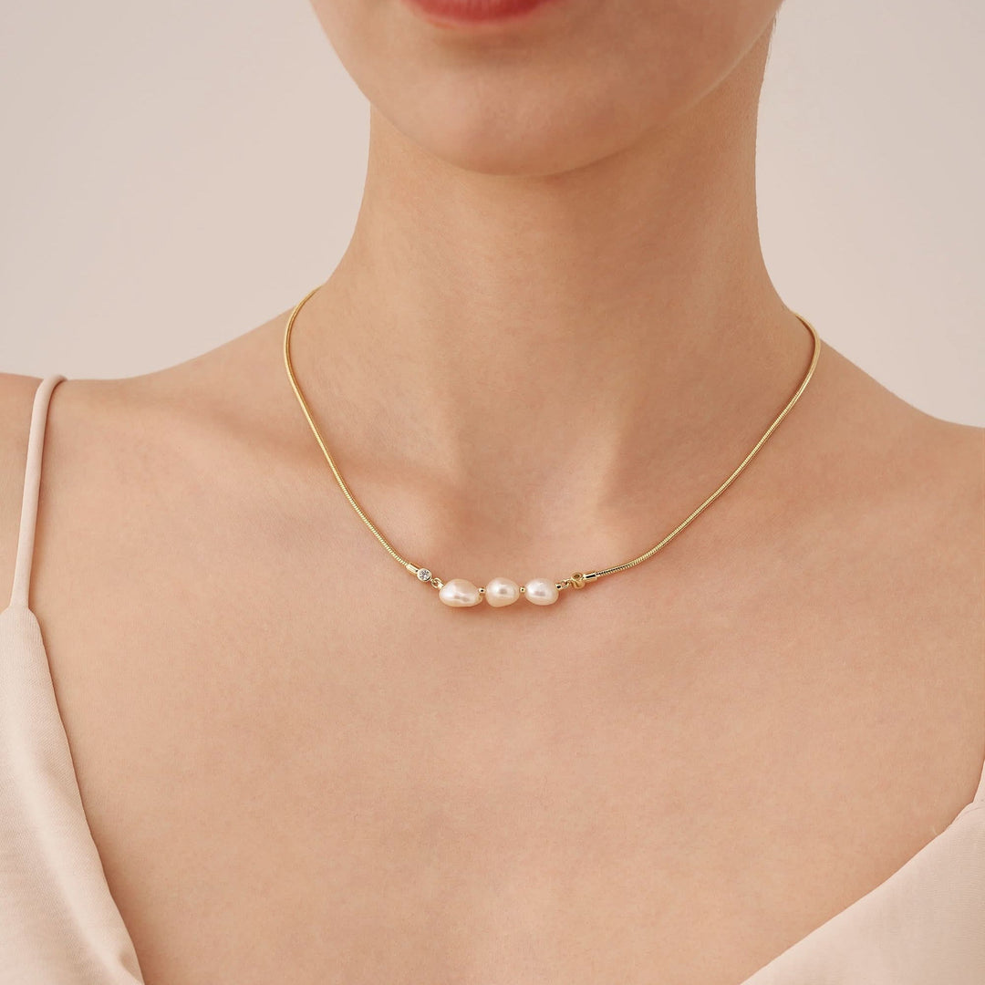 Elegant Floriography Pearl Pendant Necklace