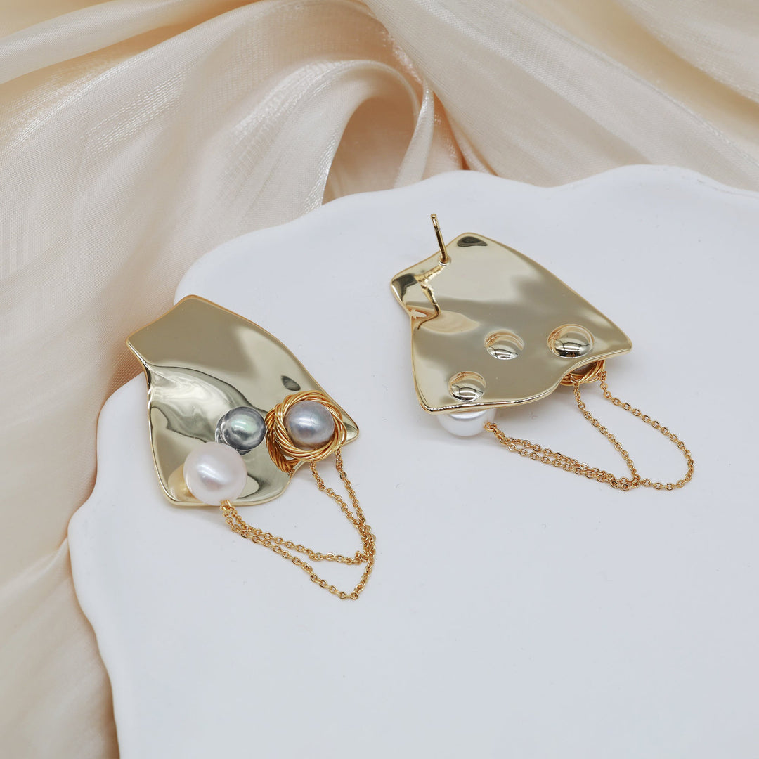 Abstract Plate Pearl Chain Earrings
