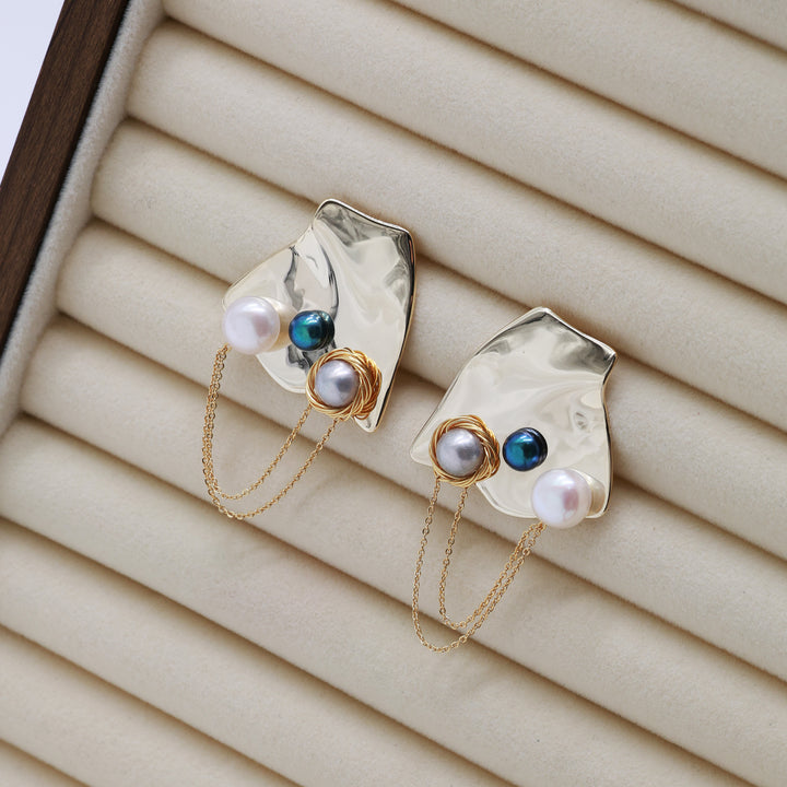 Abstract Plate Pearl Chain Earrings