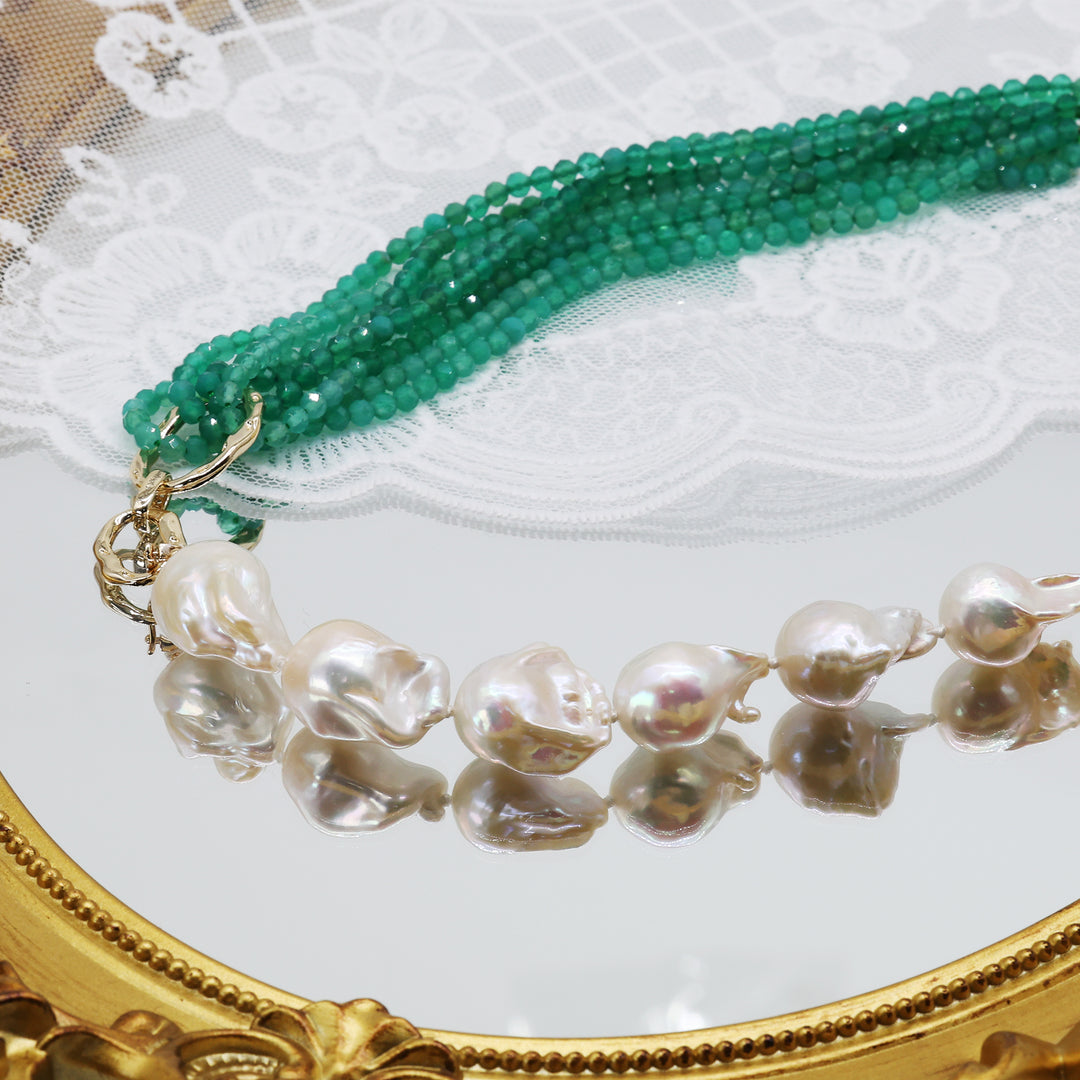 Verdant Charm Pearl Necklace