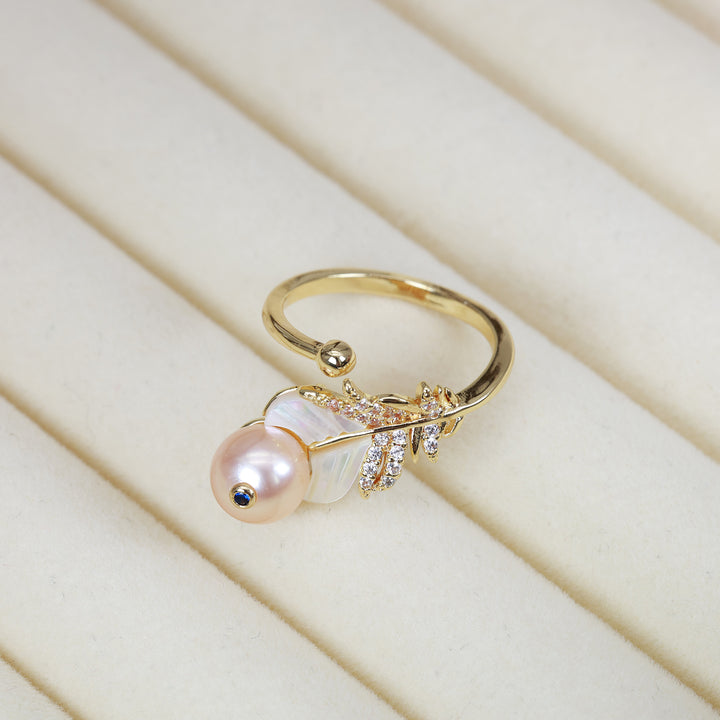 Golden Leaf Pearl Ring