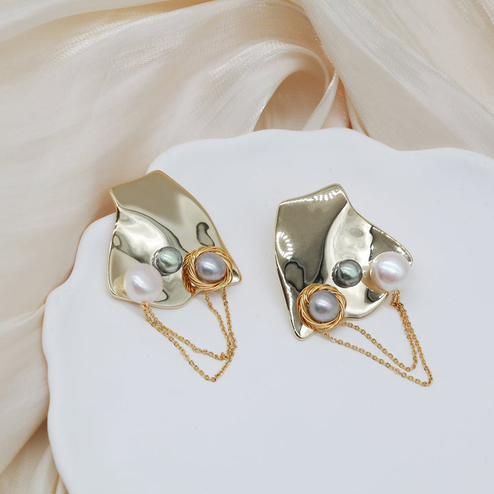 Abstract Plate Pearl Chain Earrings