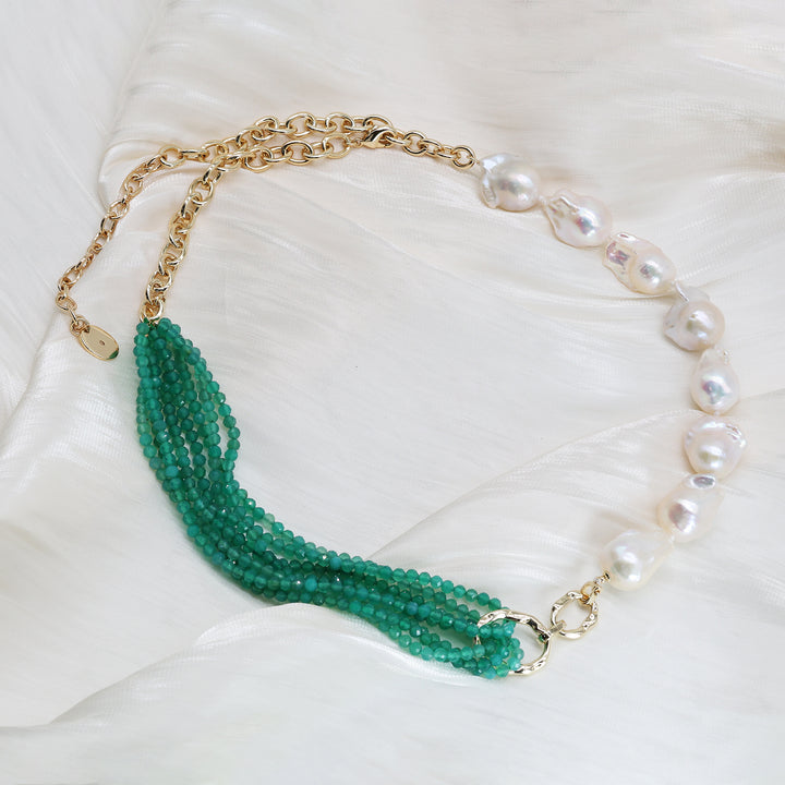 Verdant Charm Pearl Necklace