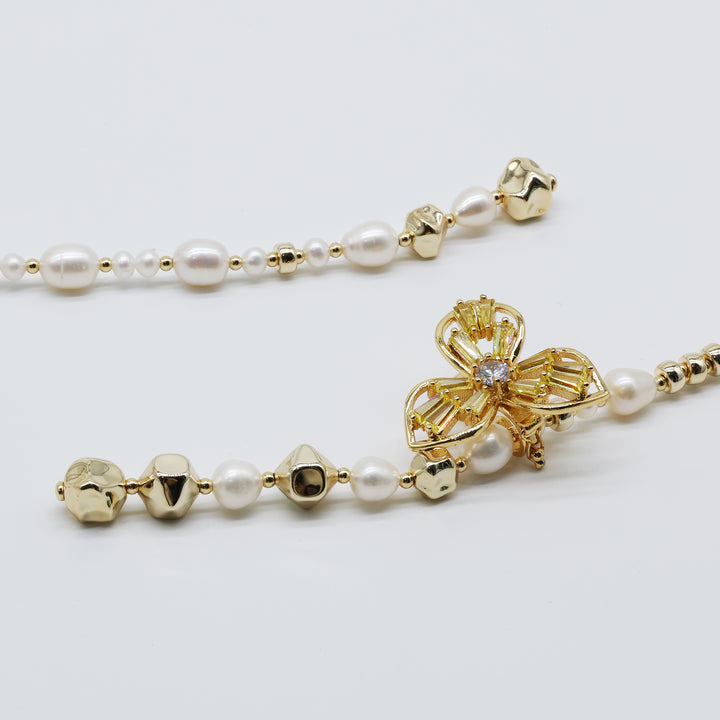 Élise Bloom Pearl Drop Necklace