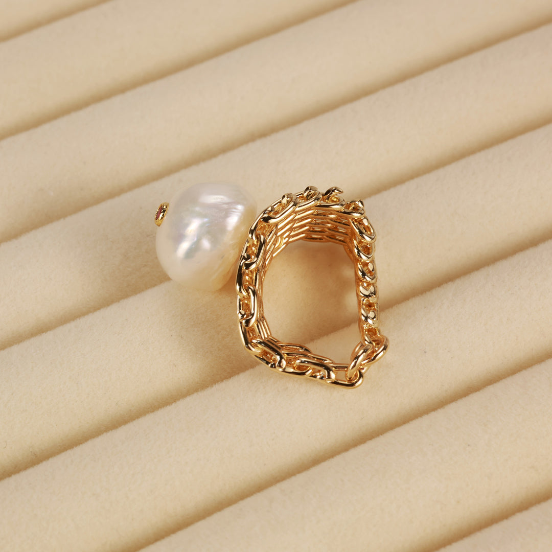 Chain Weave Pearl Statement Ring