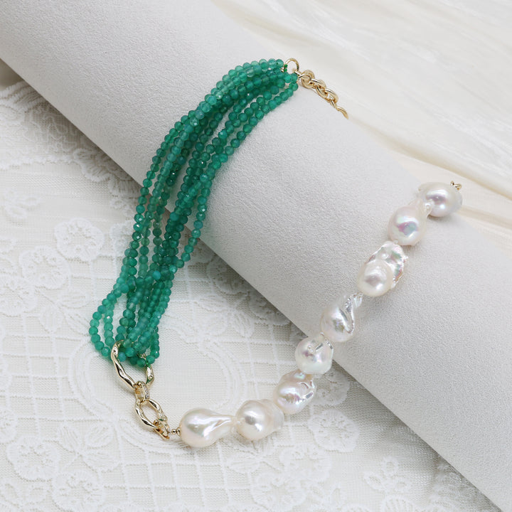 Verdant Charm Pearl Necklace