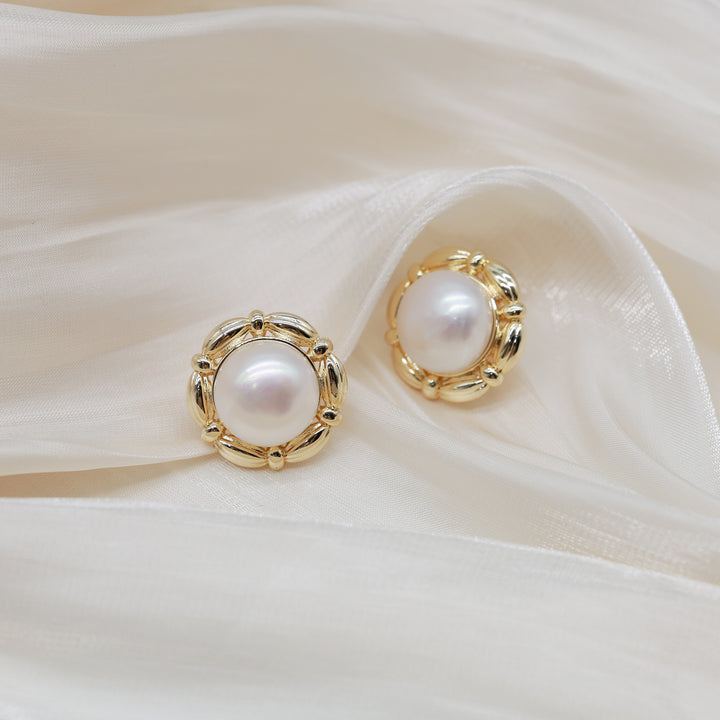 Woven Gold Frame Pearl Earrings