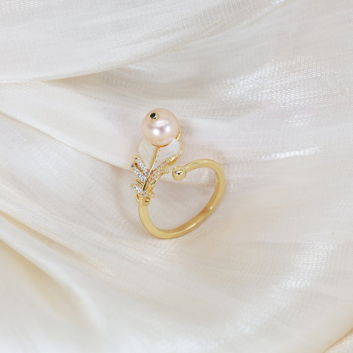 Golden Leaf Pearl Ring