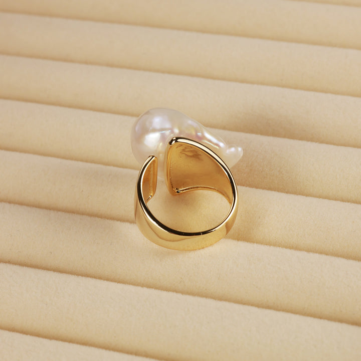 Iridescent Muse Pearl Ring