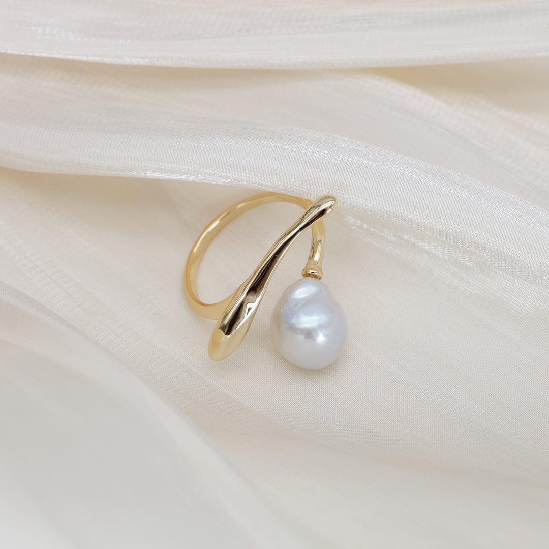 Minimal Curve Pearl Ring