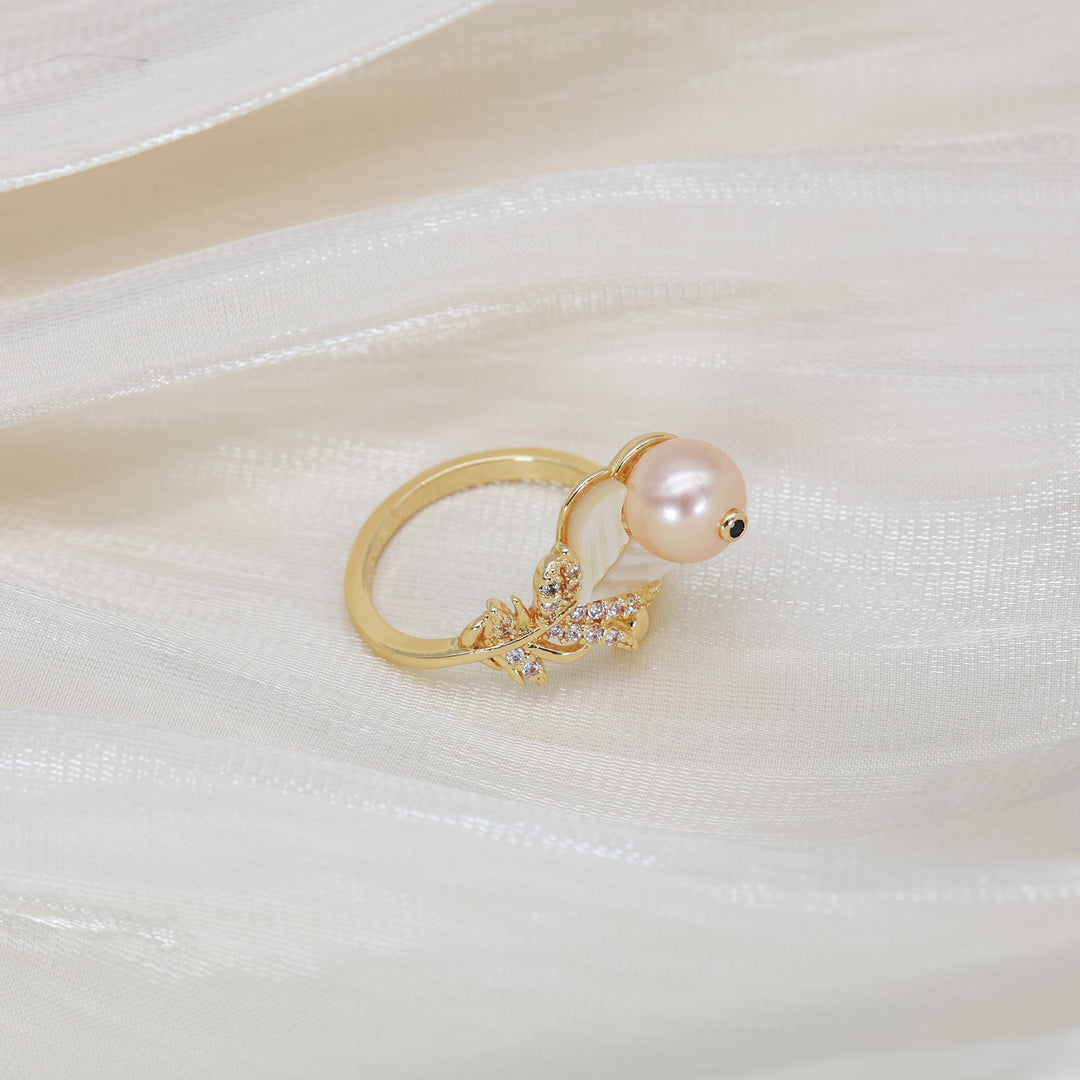 Golden Leaf Pearl Ring