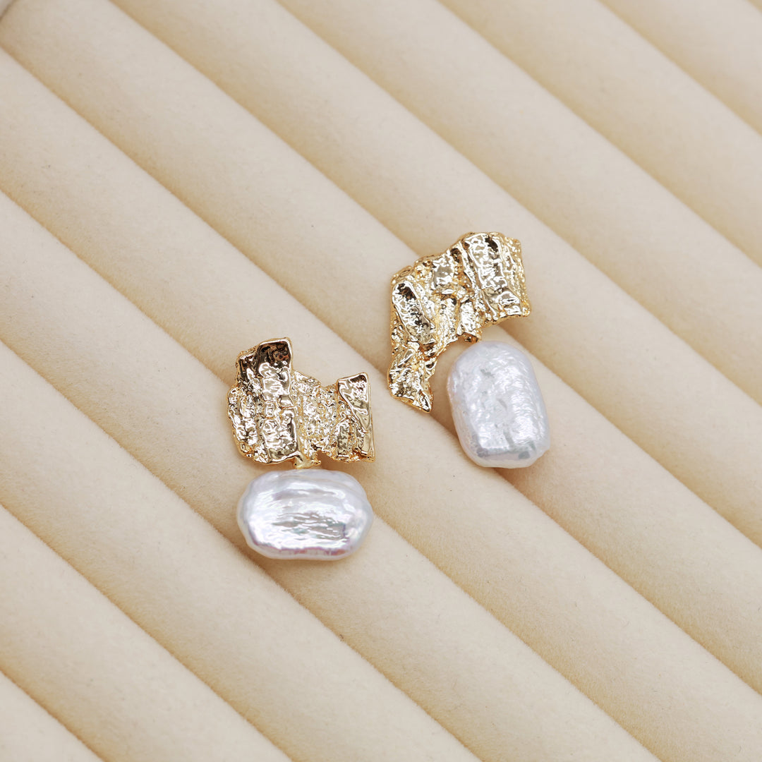 Boucles d'oreilles Perles Baroques sur Plaque Texturée