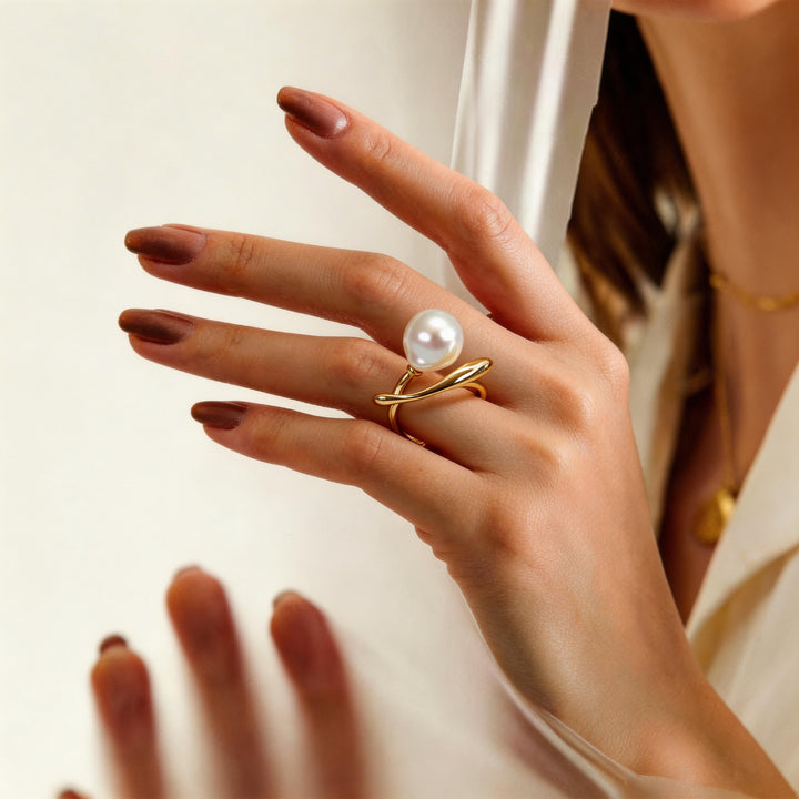 Minimal Curve Pearl Ring